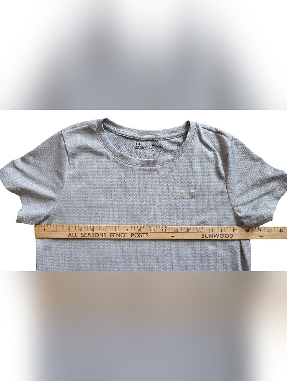 Under Armour Medium Gray Silver Heat Gear Honeycomb Knit Athletic Shirt - Picture 6 of 7